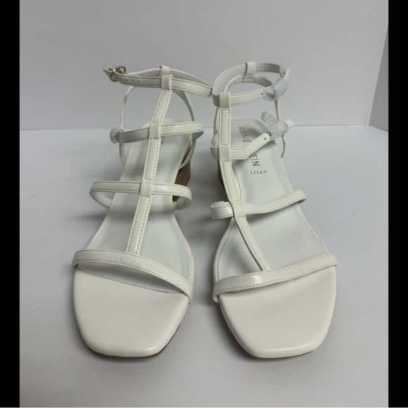 White heels (5cm). Anne Klein. I wore them just one time, just not my style - Picture 2 of 3